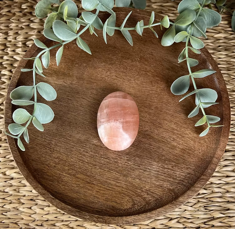 Rosenkalcit meditationssten/handsten B