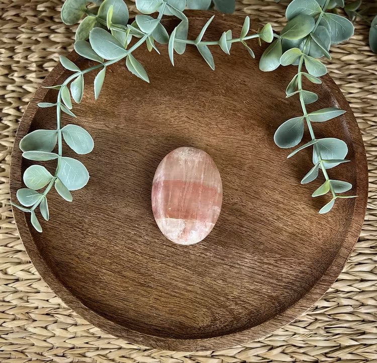 Rosenkalcit meditationssten/handsten D