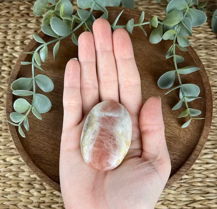 Rosenkalcit meditationssten/handsten L