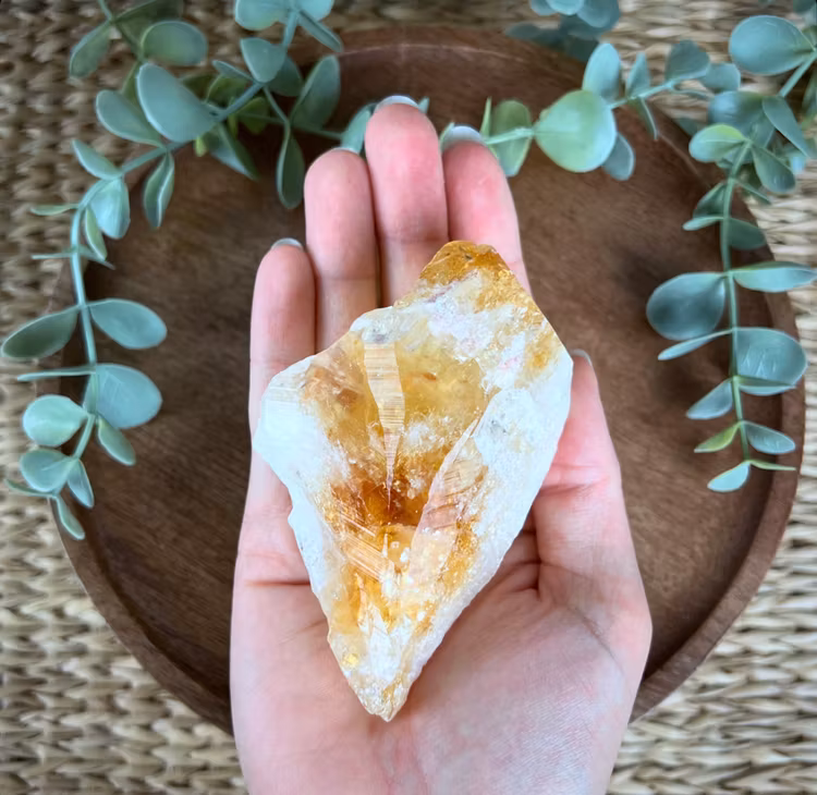 ”Citrin” (upphettad ametist) rå spets/rå bit D