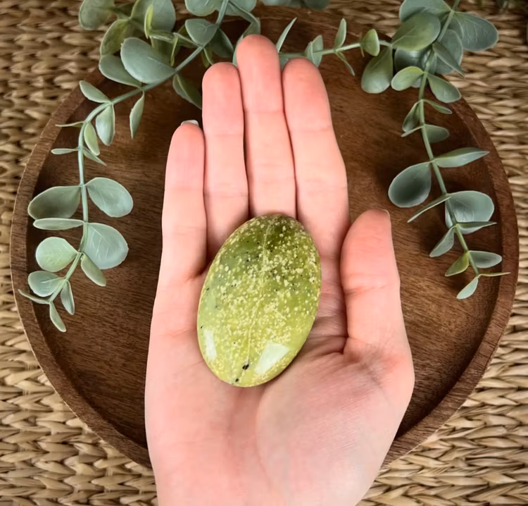 Serpentin meditationssten (handsten) C