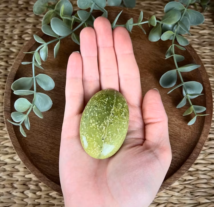Serpentin meditationssten (handsten) C