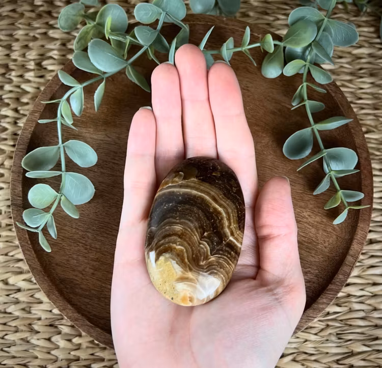 Chokladkalcit meditationssten (handsten) E