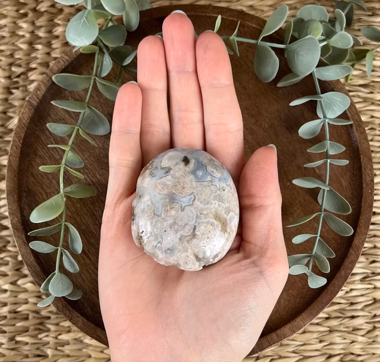 Blomsteragat meditationssten (handsten) E