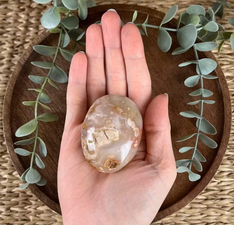 Blomsteragat meditationssten (handsten) C