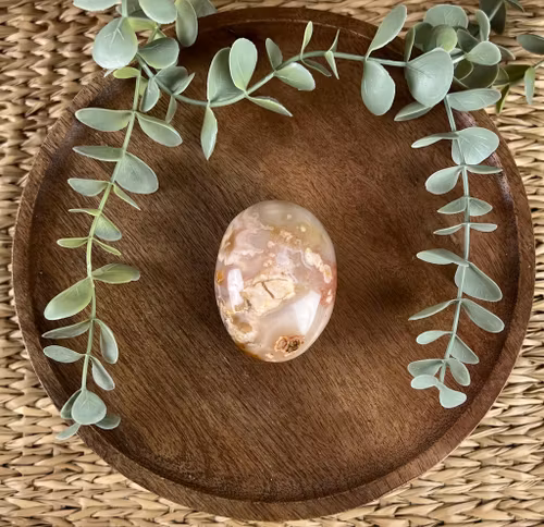 Blomsteragat meditationssten (handsten) C