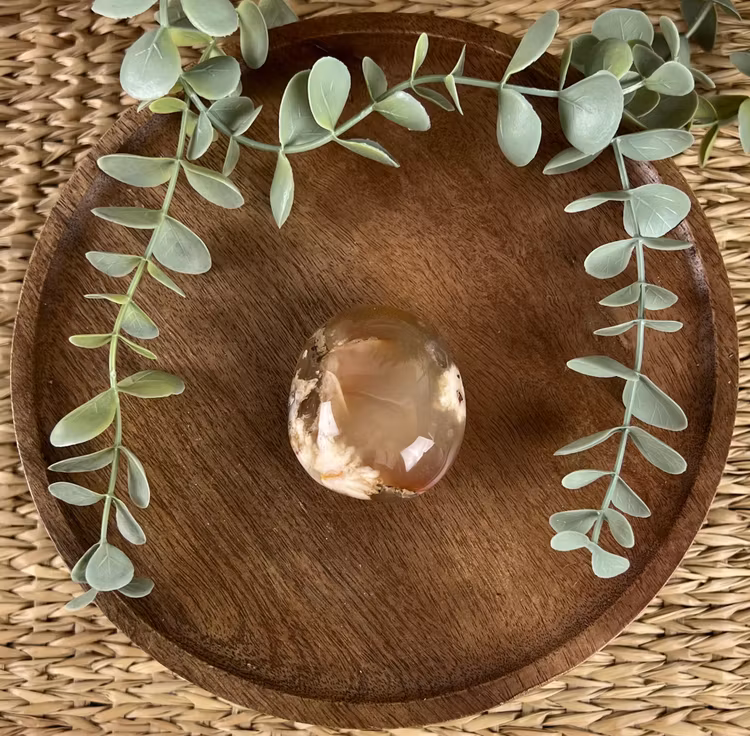 Blomsteragat meditationssten (handsten) D