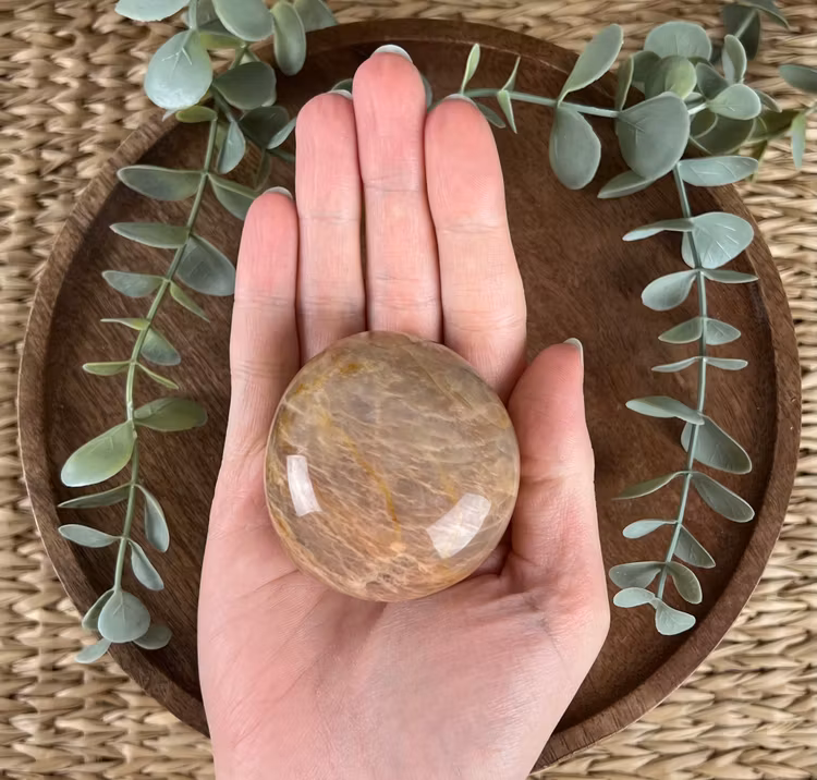 Persikomånsten meditationssten (handsten) A