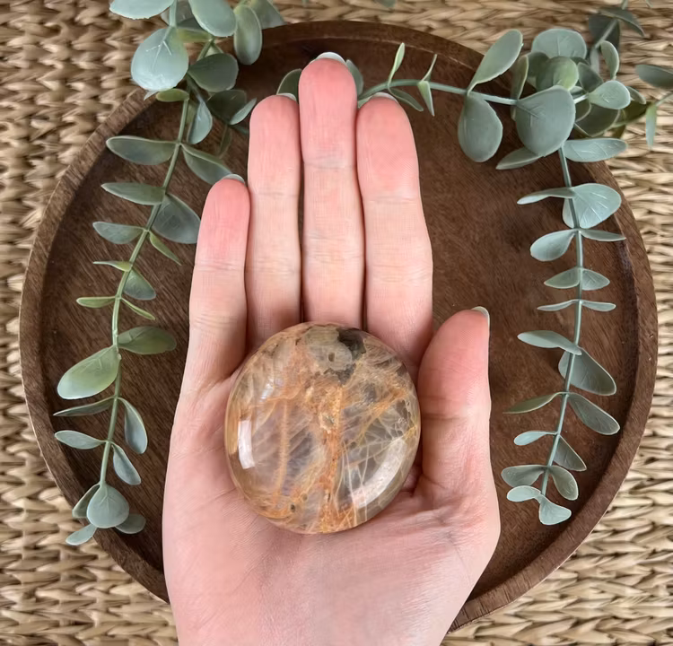 Persikomånsten meditationssten (handsten) B