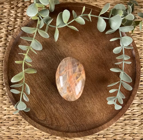 Persikomånsten meditationssten (handsten) E
