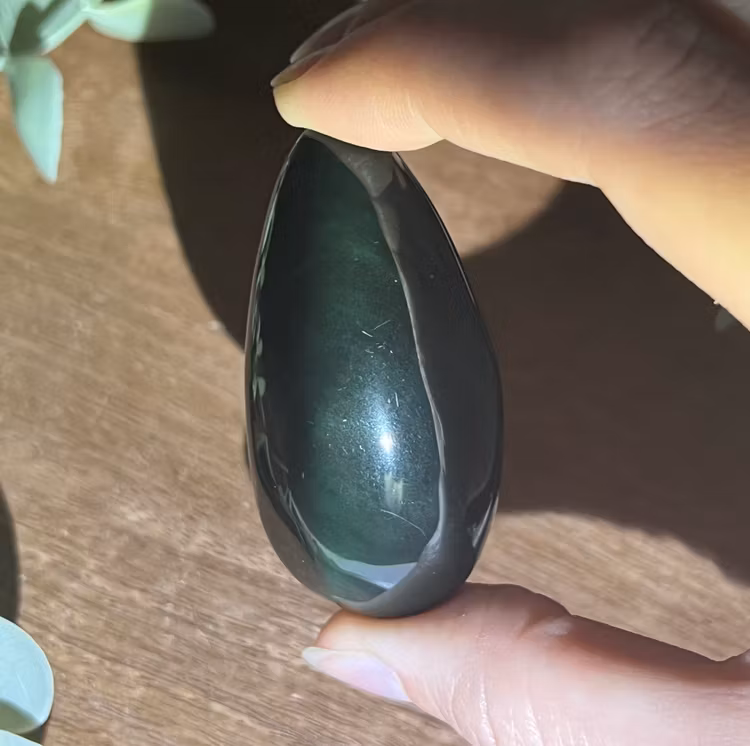 Regnbågsobsidian meditationssten (handsten) A
