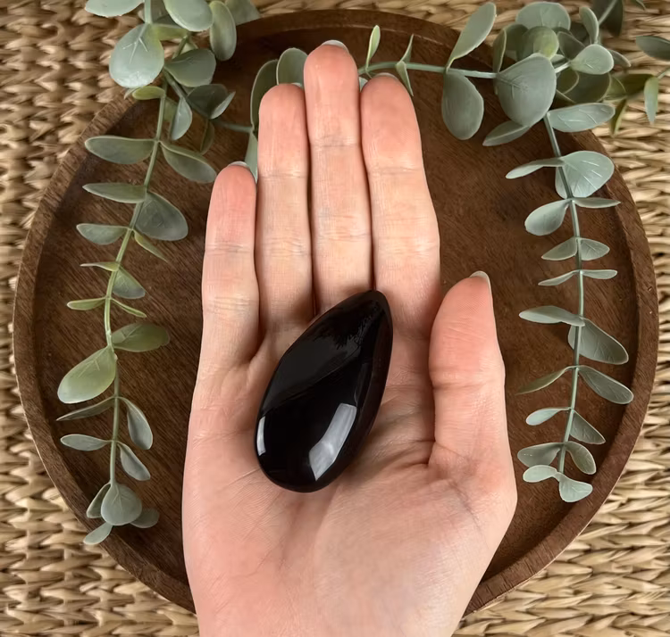 Regnbågsobsidian meditationssten (handsten) A