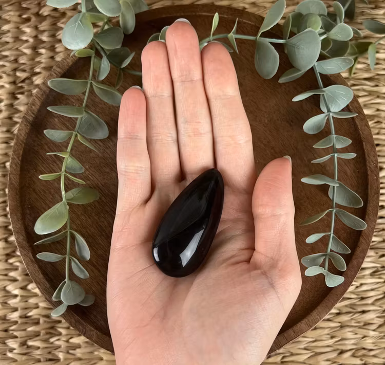 Regnbågsobsidian meditationssten (handsten) B