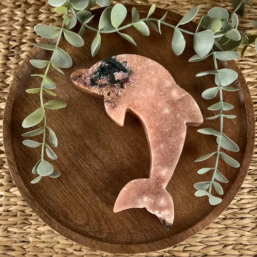 Rosa Ametist delfin carving F