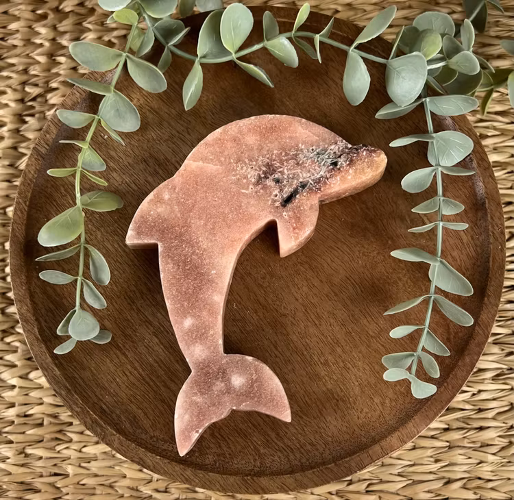 Rosa Ametist delfin carving F
