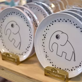 Done by Deer Yummy Happy Dots Tallrik Elefant, tre färger