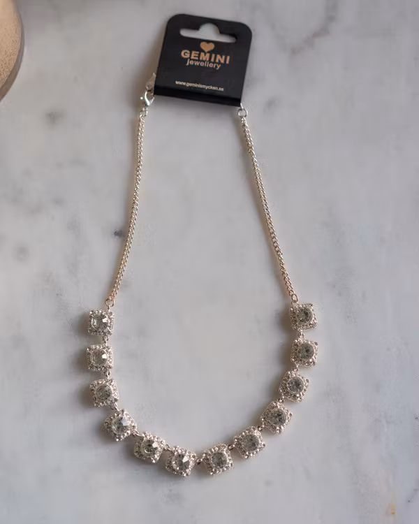Halsband