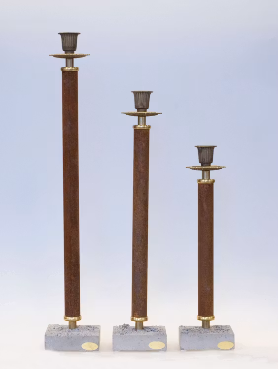 Bords ljusstake rost two faces