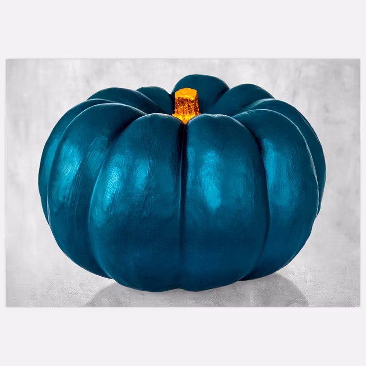 Tavla med turkos pumpa. Foto: Insplendor studio.