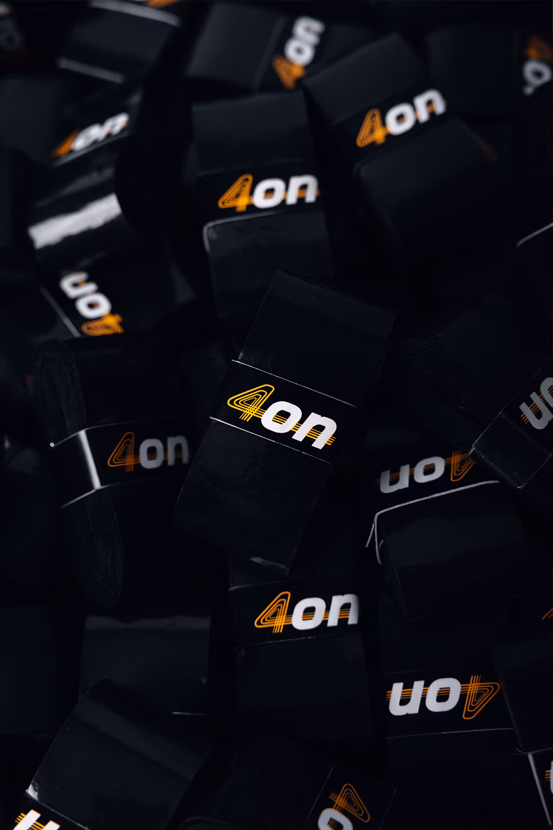 4on Premium Comfort Overgrip, Black Edt. 12-Pack
