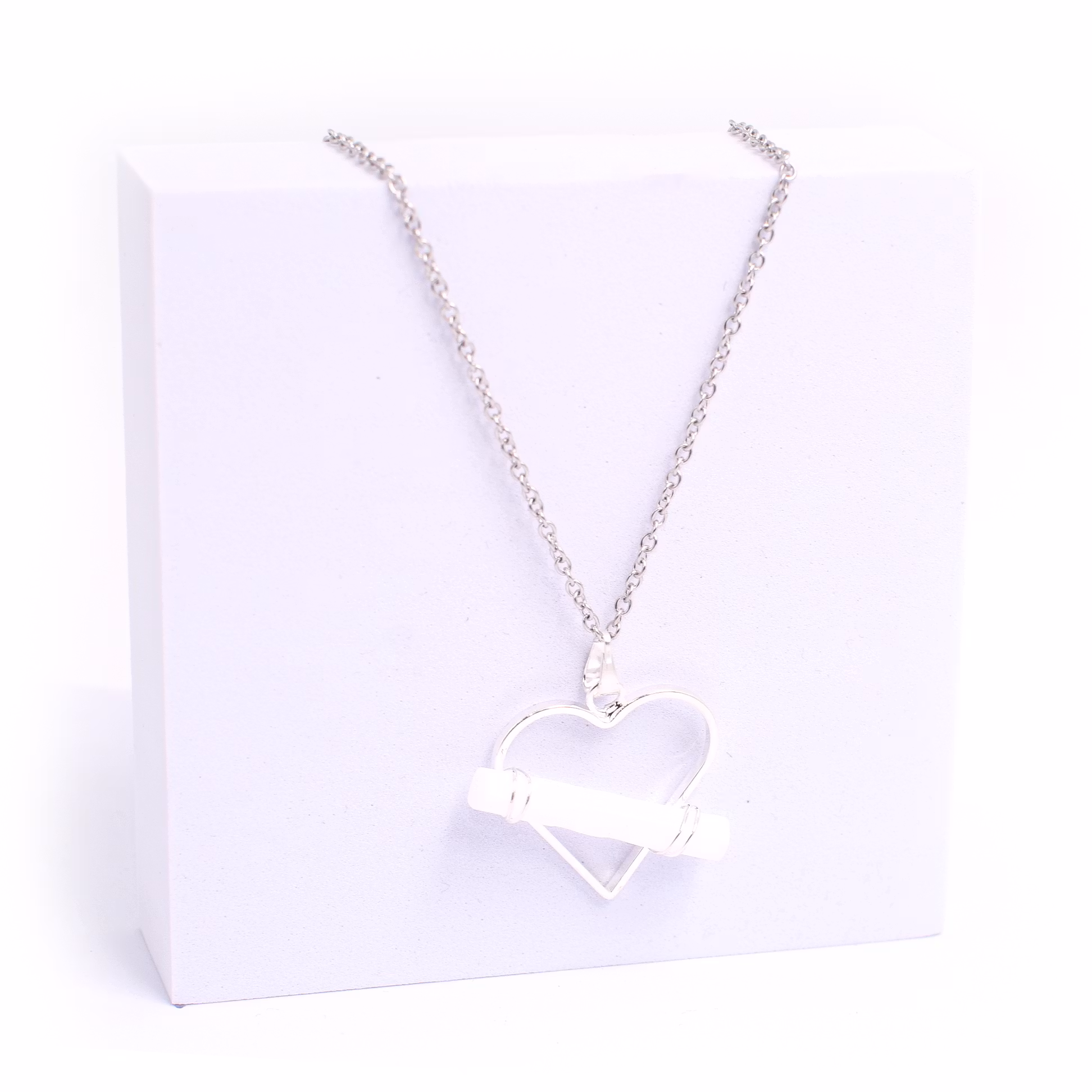 Selenit halsband hjärta, silver