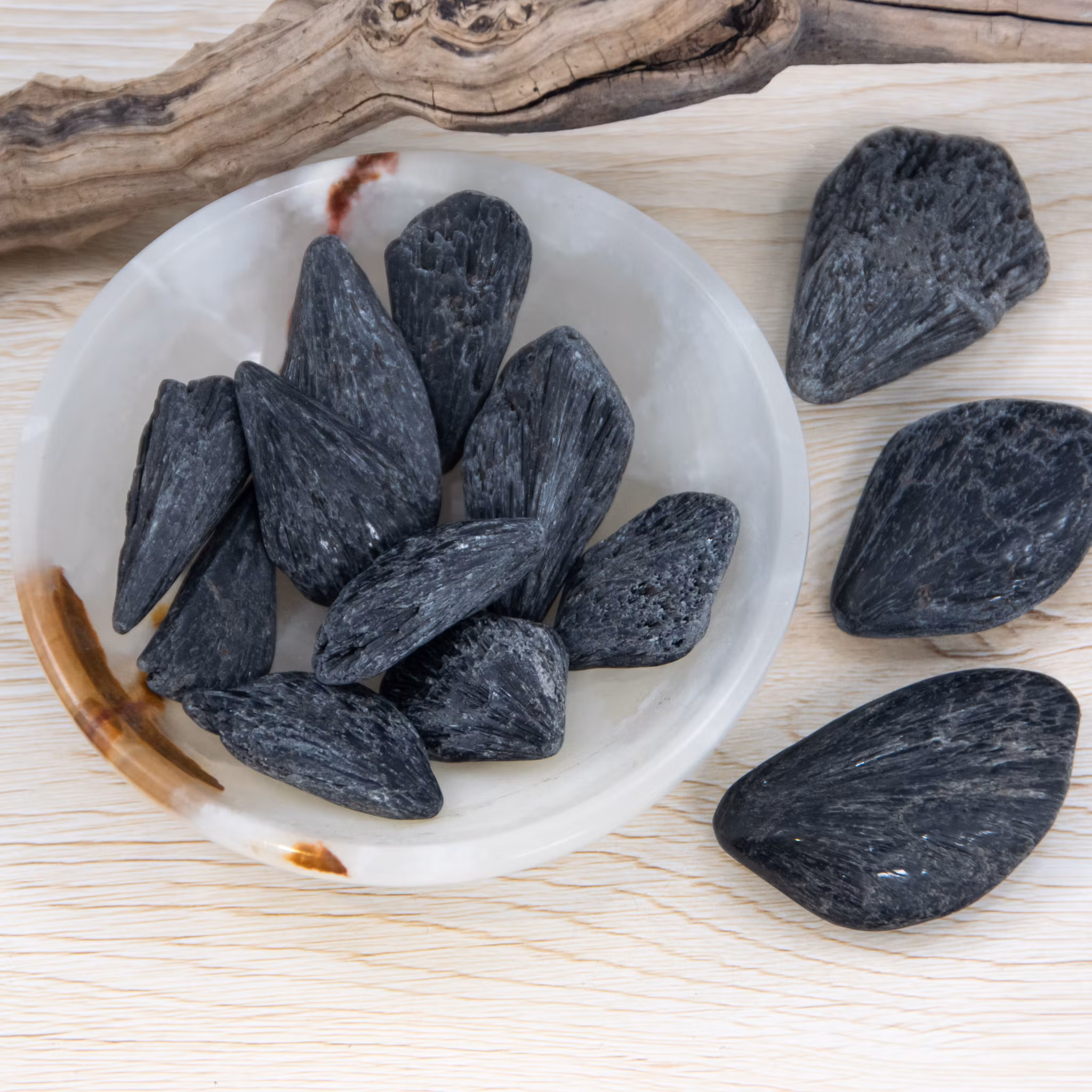 Svart Kyanit, Trumlad