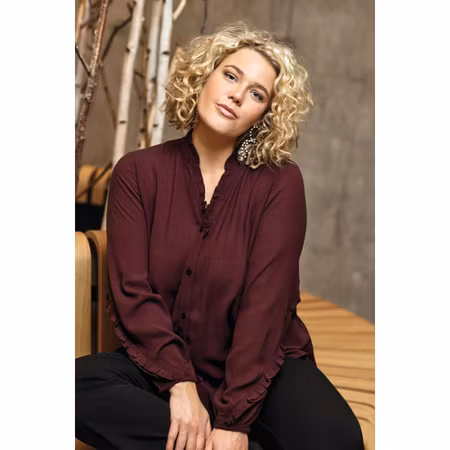 Blus (52, 54 KVAR)