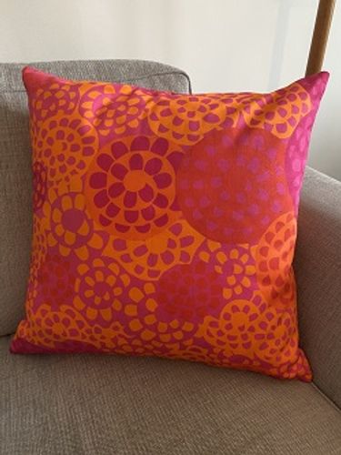 Kukka Red 400 SEK Cushion cover | Pillow | Metsovaara | Retro