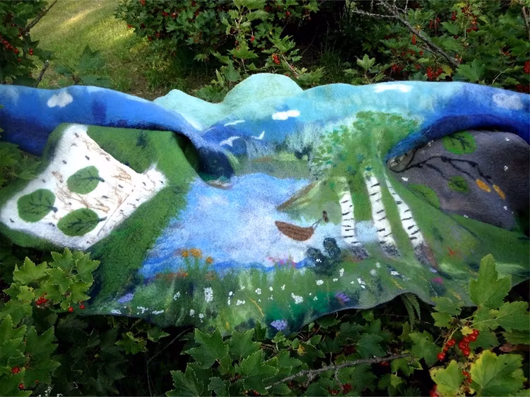 Handtovade konstjacka Björkar