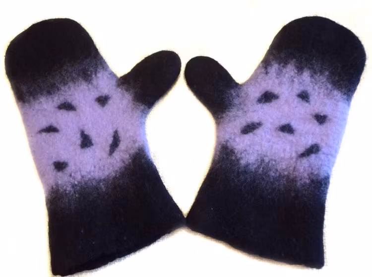 Tovade vantar Svarta katter