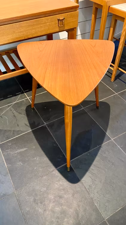 Trebent bord i teak från Bröderna Miller AB.Fint skick