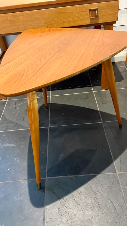Trebent bord i teak från Bröderna Miller AB.Fint skick