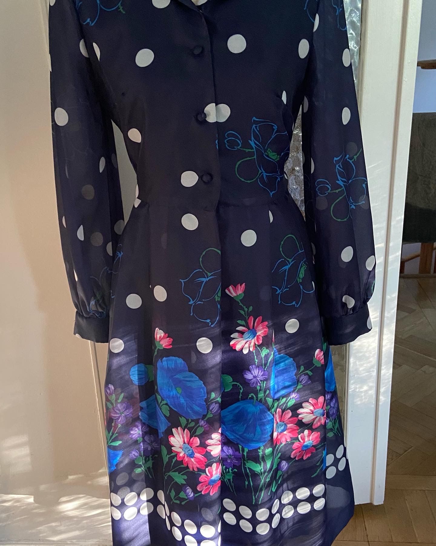 Beautiful vintage dress from the 70’s