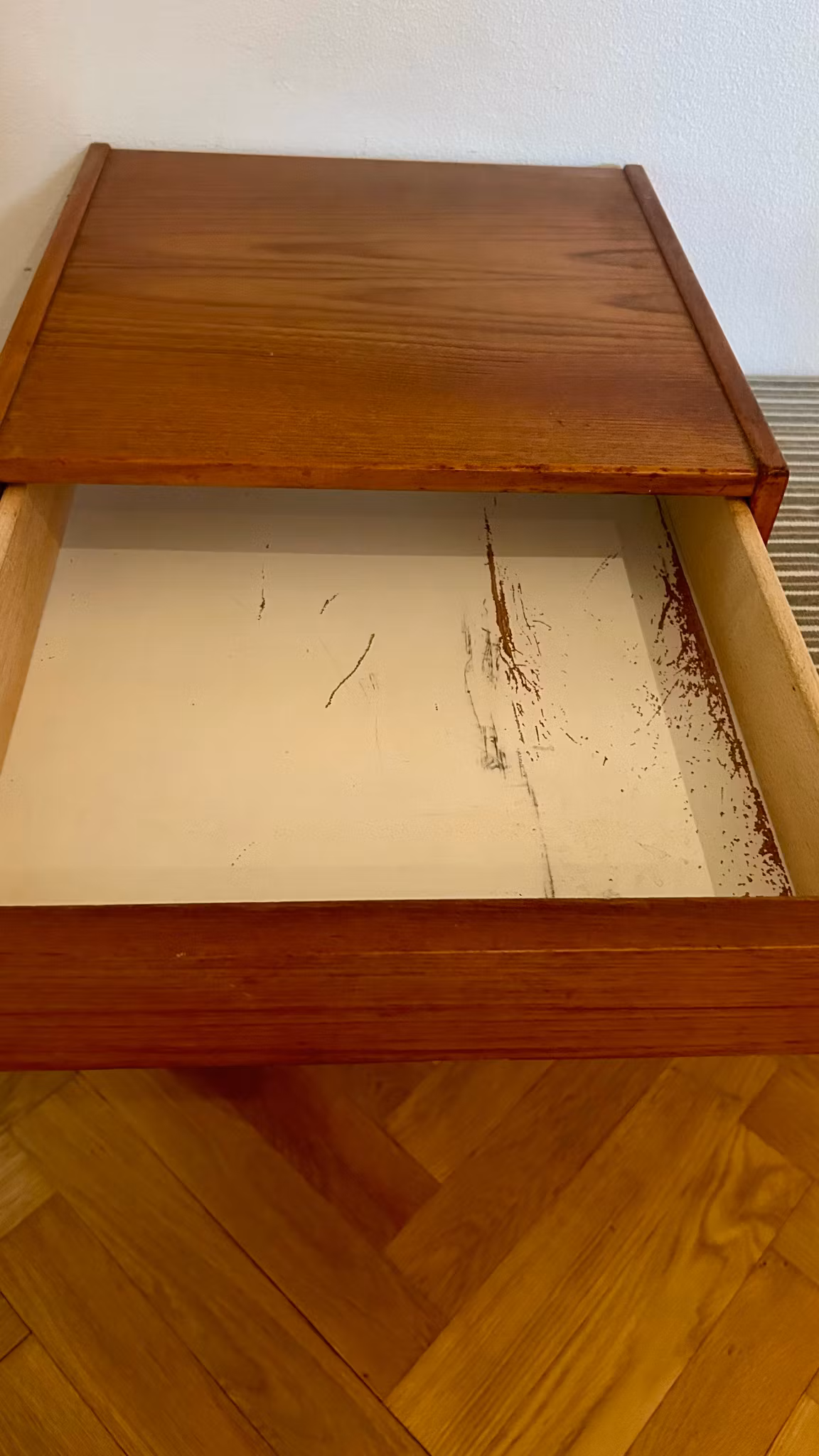 Telefonbänk i fint skick