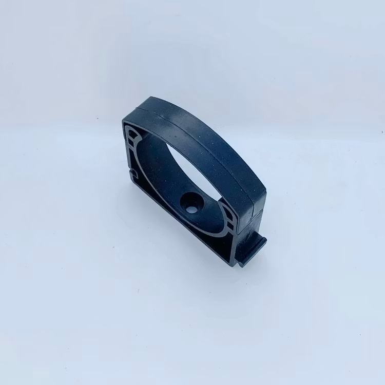 Klammer för slang och rör Ø 63 mm