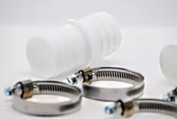 ABS Skarvkoppling för Ø38 mm set med 2 st skarvar och 4 klämmor