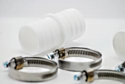 ABS Skarvkoppling för Ø38 mm set med 2 st skarvar och 4 klämmor