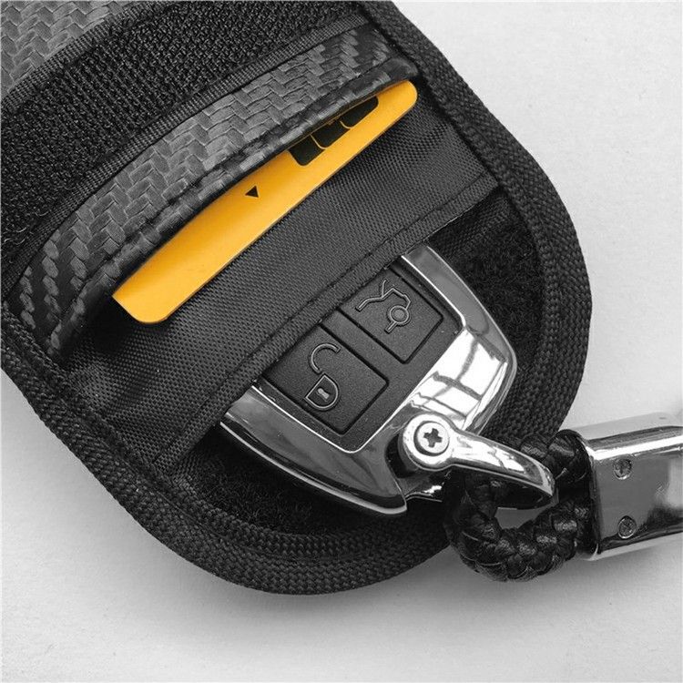Skyddsfodral keyless-nycklar kolfiberlook - Svart