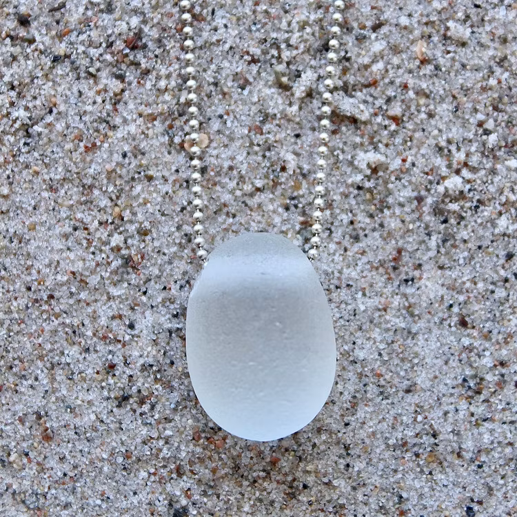 Pearlywhite halsband