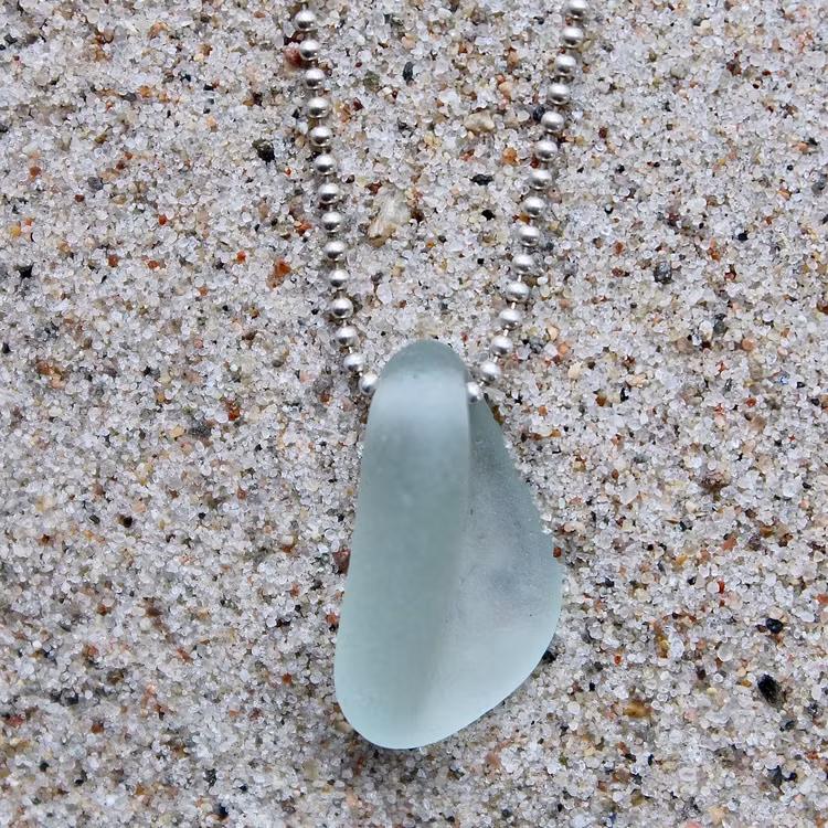 Turned by The Sea halsband