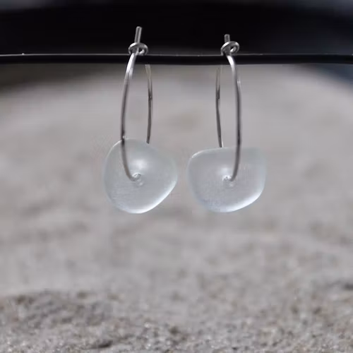 Small Loop White örhängen