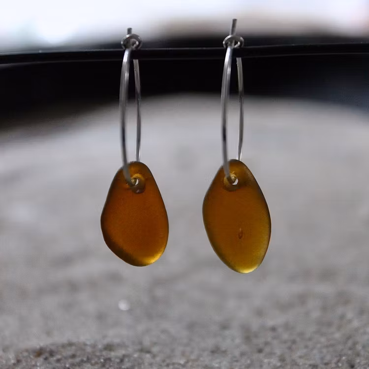 Small Loop Almond örhängen