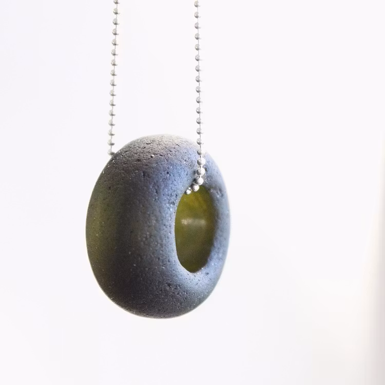 Re-Circle Dark Olive halsband