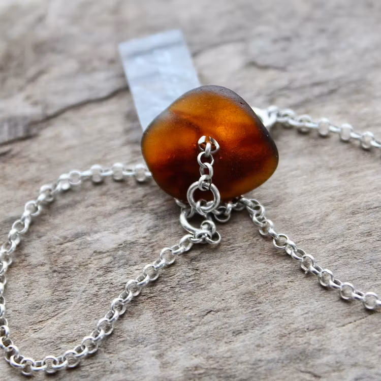 Swirling Brown armband