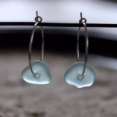 Small Loop Skyhigh Blue örhängen