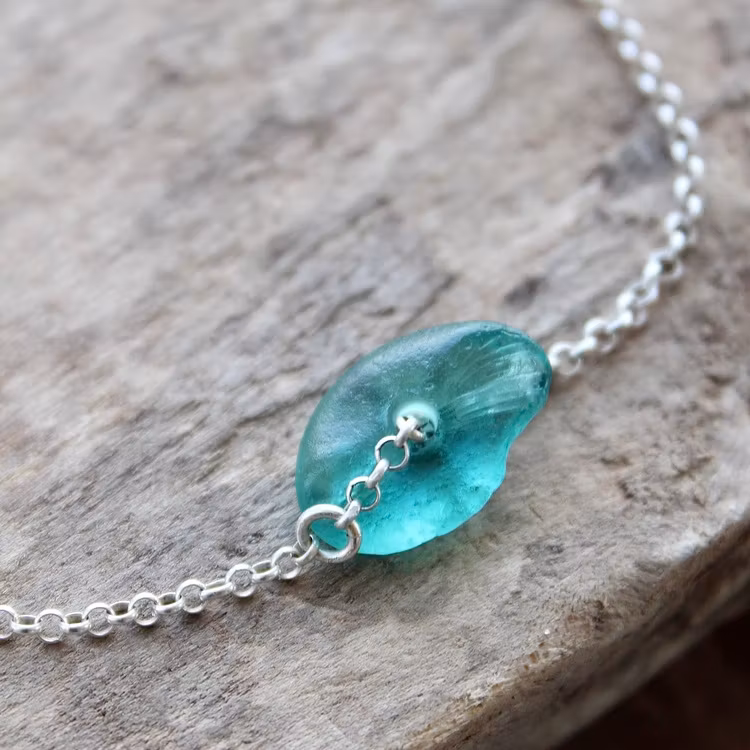 Eye Of The Oceans armband