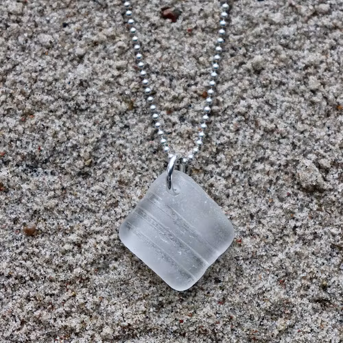 Frosted And Shimmering halsband