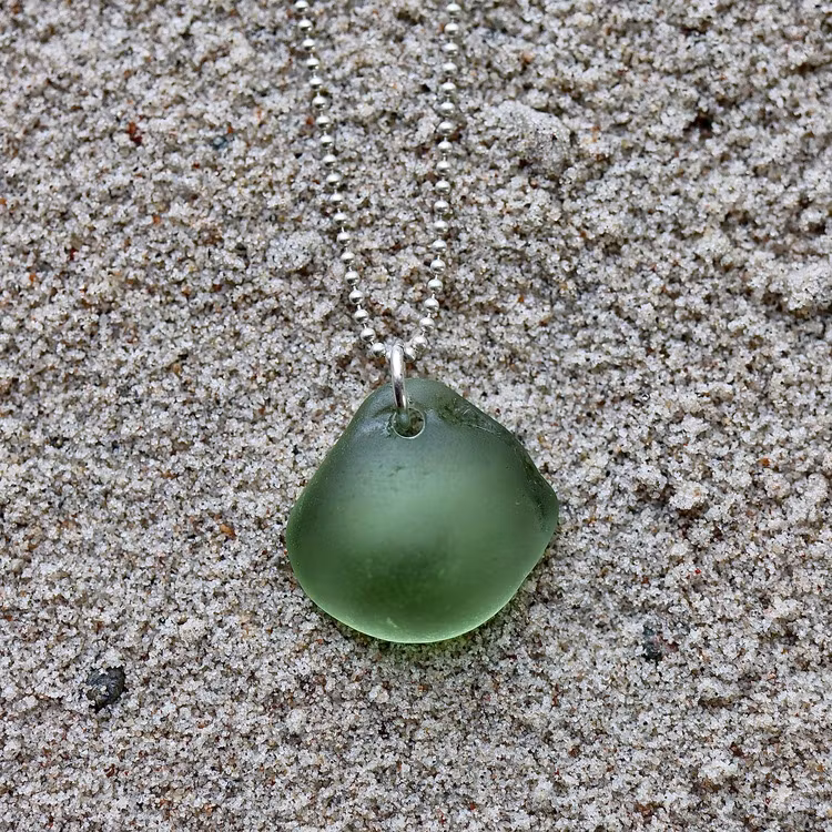 Shimmering Green Pearl halsband