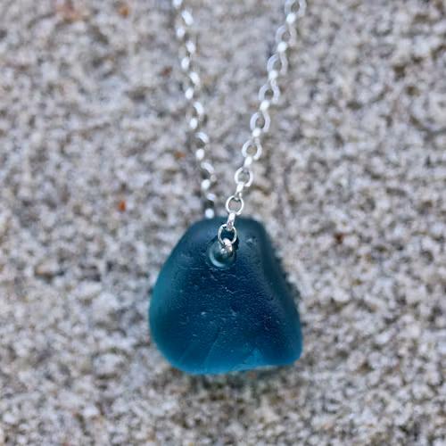 Storyteller In Blue halsband