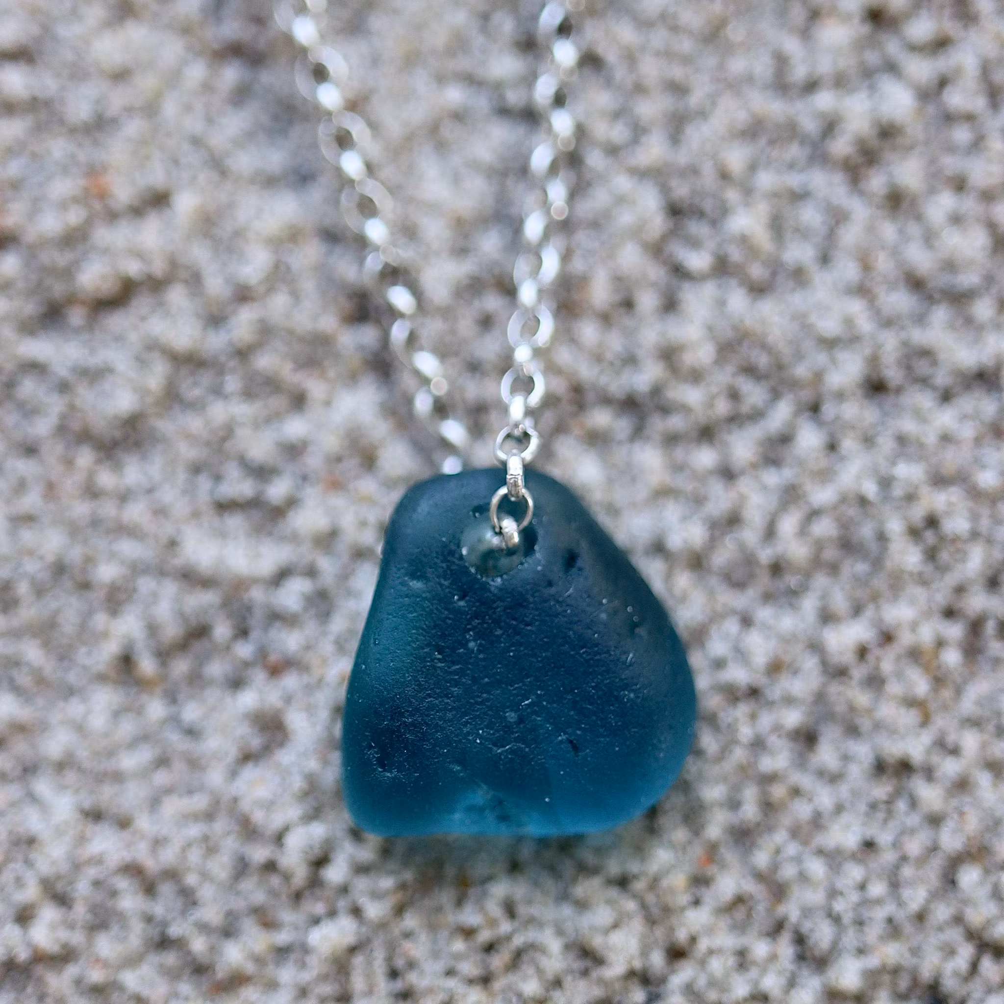 Storyteller In Blue halsband